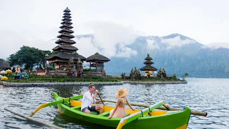 Lake Beratan Boat Ride & Jatiluwih Highlands Tour